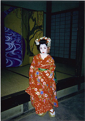 �ȸ��ˤơġ�